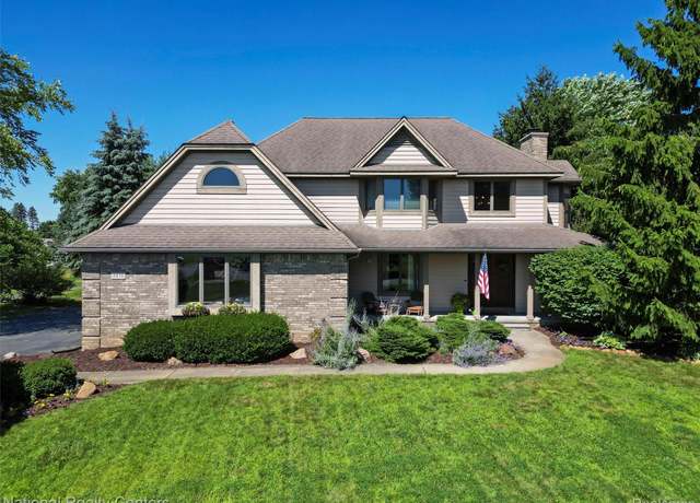 Property at 8458 S Shore Dr, Clarkston, MI 48348, 4 beds, 2.5 baths
