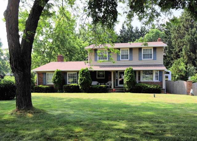 Property at 4061 Sheraton Dr, Flint, MI 48532, 4 beds, 3.5 baths