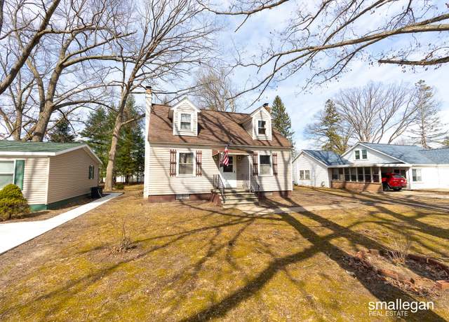 Property at 620 E Spring St, Whitehall, MI 49461, 3 beds, 1.5 baths