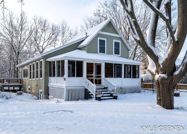 Property at 1130 S Shore Dr, Holland, MI 49423, 4 beds, 2.5 baths
