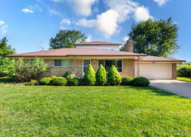 Property at 8345 E 14 Mile Rd, Sterling Heights, MI 48312, 4 beds, 2.5 baths