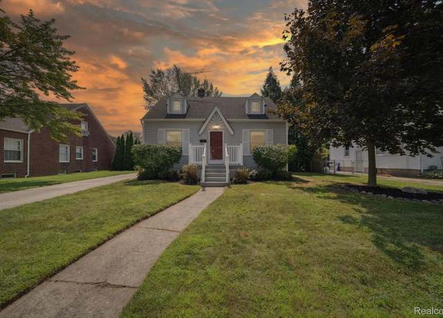 Property at 57 High St, Mt Clemens, MI 48043, 3 beds, 1.5 baths