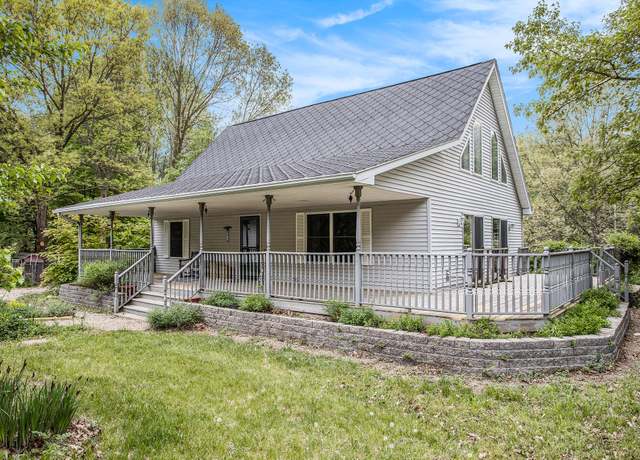 Property at 7949 N Riverview Dr, Kalamazoo, MI 49004, 3 beds, 1.5 baths