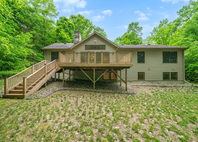 Property at 64711 Shorewood Ln, Cassopolis, MI 49031, 4 beds, 3 baths
