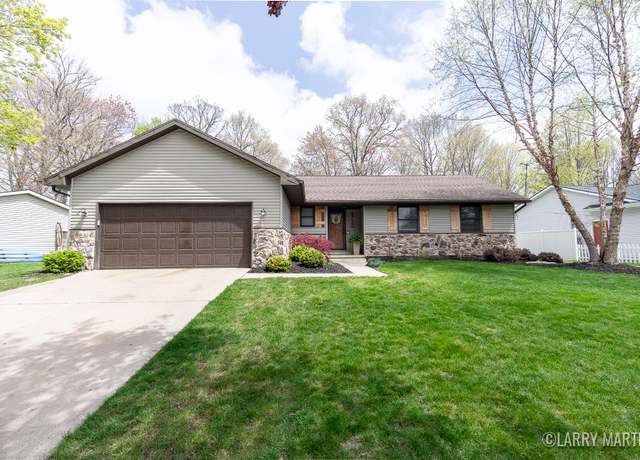 Property at 6730 Estate Dr SW, Byron Center, MI 49315, 4 beds, 3 baths