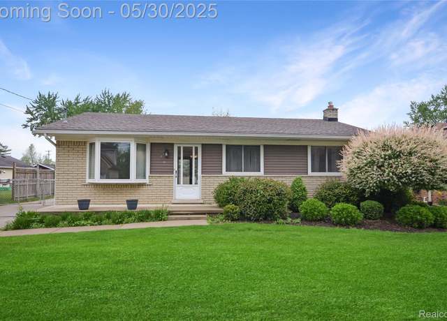 Property at 2103 Oakcrest Rd, Sterling Heights, MI 48310, 3 beds, 1.5 baths