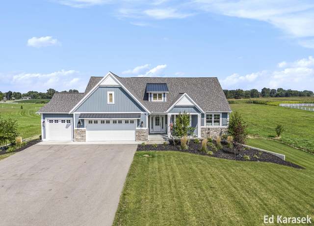 Property at 6165 144th Ave, Holland, MI 49423, 5 beds, 3.5 baths