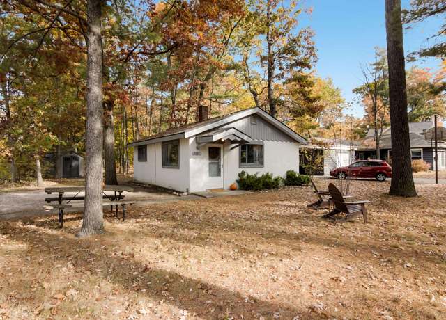 Property at 2001 Chippewa St, Traverse City, MI 49686, 1 bed, 1 bath