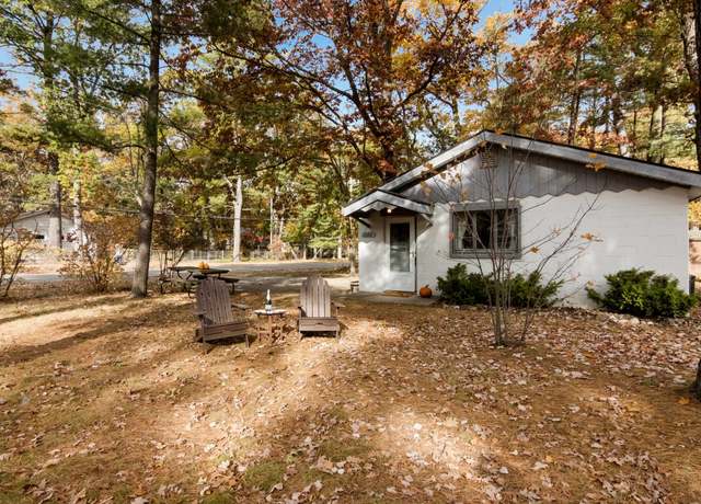 Property at 2001 Chippewa St, Traverse City, MI 49686, 1 bed, 1 bath