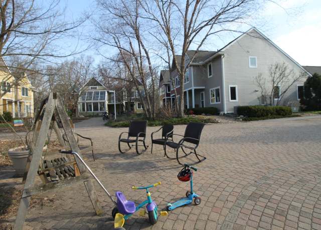 Property at 424 Little Lake Dr #40, Ann Arbor, MI 48103, 3 beds, 2.5 baths