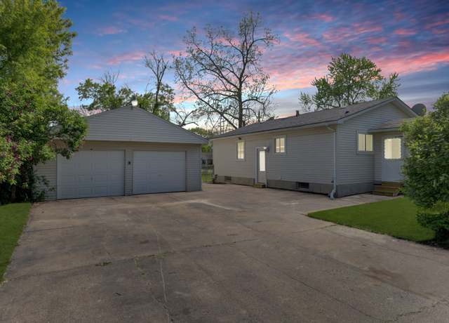 Property at 2098 E Mclean Ave, Burton, MI 48529, 2 beds, 2 baths