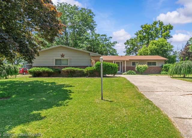 Property at 3196 Red Barn Rd, Flint, MI 48507, 3 beds, 2 baths