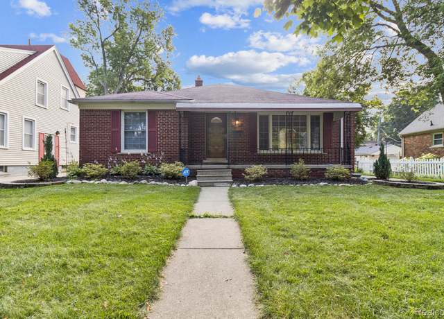 Property at 11410 Auburndale St, Livonia, MI 48150, 3 beds, 3 baths