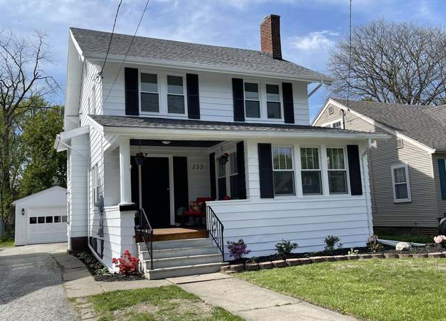 Property at 133 Lockwood St, Saginaw, MI 48602, 3 beds, 2 baths