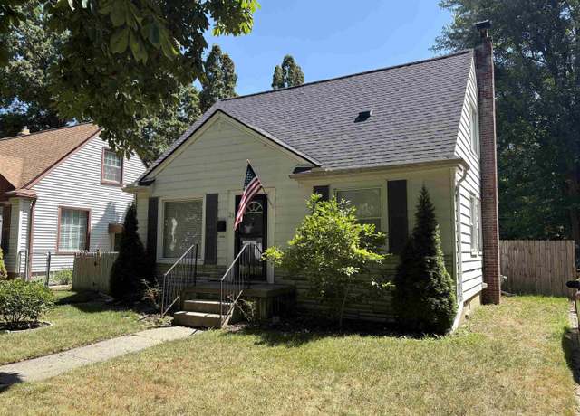 Property at 23 S Highland St, Mount Clemens, MI 48043, 3 beds, 1 bath