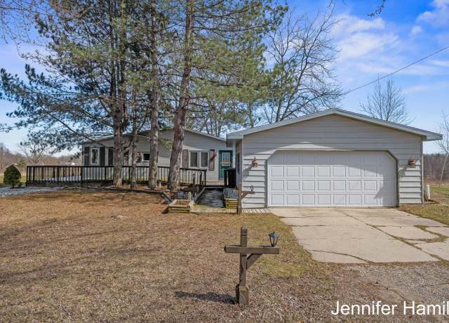 Property at 1024 13 Mile Rd NE, Sparta, MI 49345, 3 beds, 1 bath