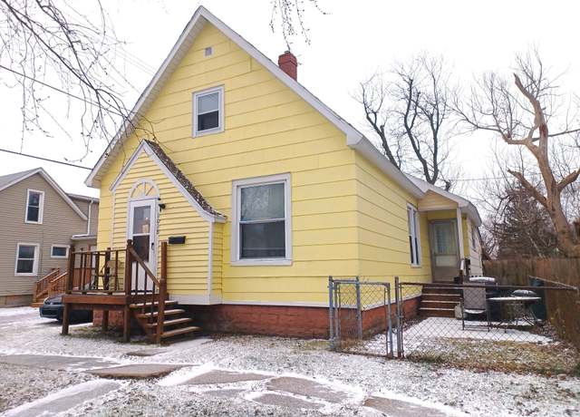 Property at 1018 12th St, Port Huron, MI 48060, 3 beds, 1 bath