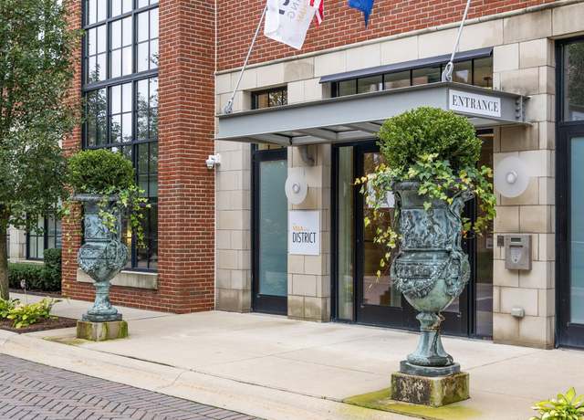 Property at 2051 Villa Rd #204, Birmingham, MI 48009, 2 beds, 2 baths