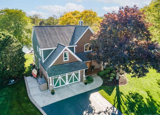 Property at 1157 Arbroak Ct, Lake Orion, MI 48362, 4 beds, 3.5 baths