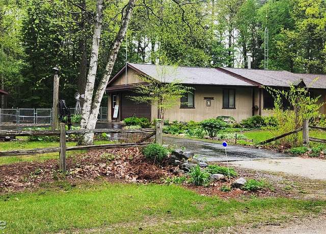 Property at 1578 Evergreen Dr, West Branch, MI 48661, 3 beds, 2 baths