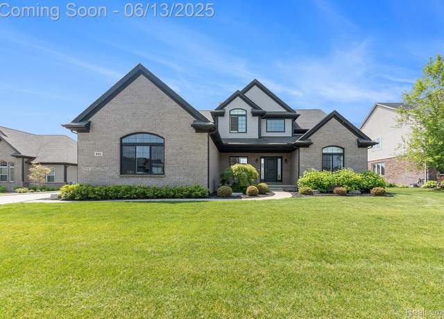 Property at 881 W Bay Shore Dr, Oxford, MI 48371, 4 beds, 2.5 baths