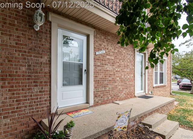 Property at 28344 Brookfield Ct, Brownstown, MI 48183, 3 beds, 1.5 baths