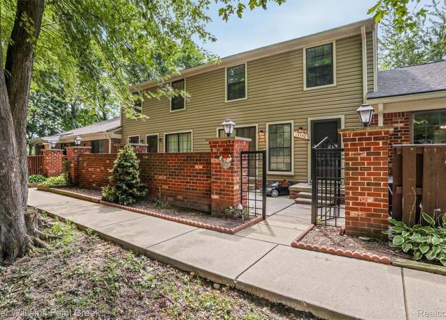 Property at 15352 Renshaw Dr, Clinton Township, MI 48038, 2 beds, 1.5 baths