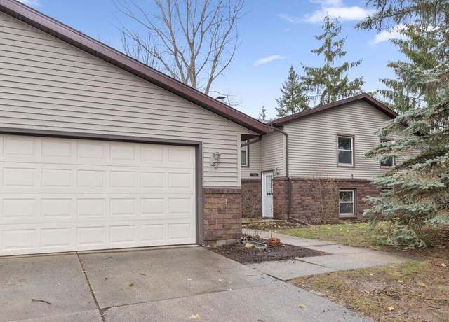 Property at 4690 Stauffer Ave SE, Kentwood, MI 49508, 6 beds