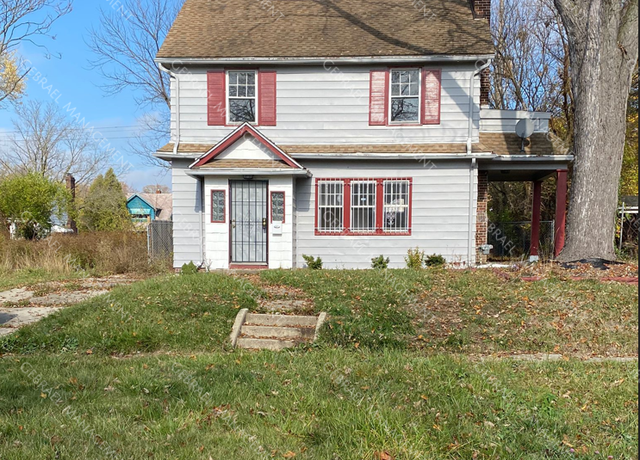 Property at 200 W Mcclellan St, Flint, MI 48505, 3 beds, 1 bath
