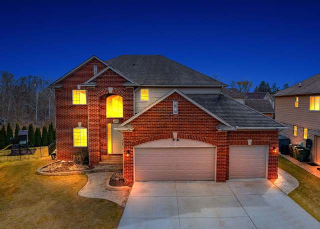 Property at 4122 Hawks Nest Rd, Shelby Twp, MI 48317, 4 beds, 2.5 baths