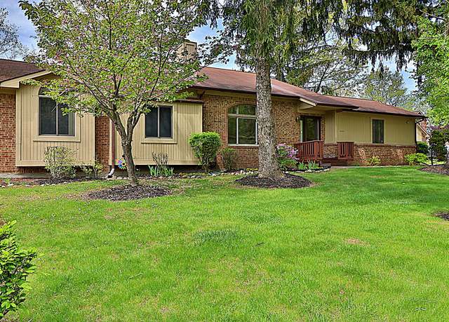 Property at 6400 Pinecrest, West Bloomfield, MI 48322, 3 beds, 3.5 baths