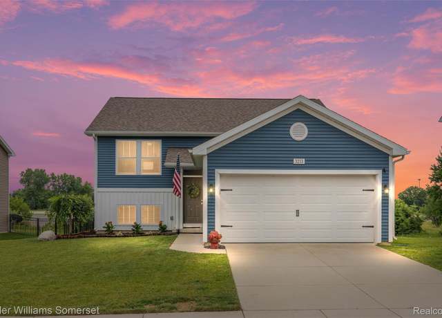Property at 3213 Hill Hollow Ln, Howell, MI 48855, 3 beds, 2 baths