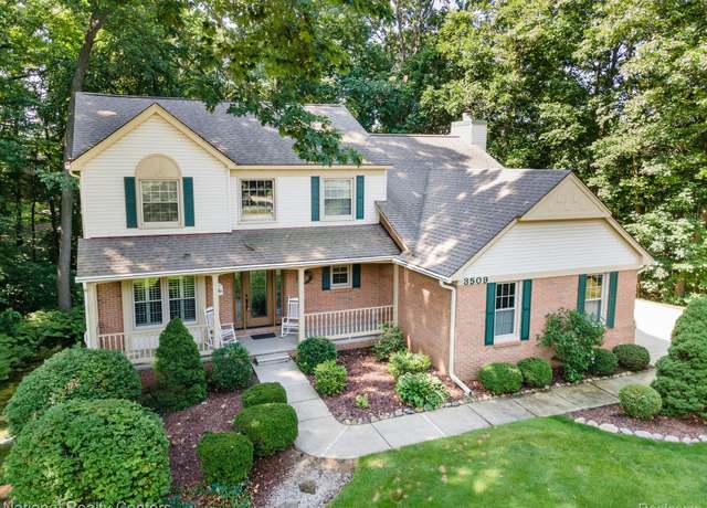 Property at 3509 Discus Ct, Lake Orion, MI 48360, 4 beds, 2.5 baths