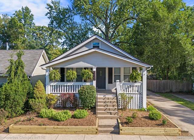 Property at 401 E Cambourne St, Ferndale, MI 48220, 3 beds, 1 bath