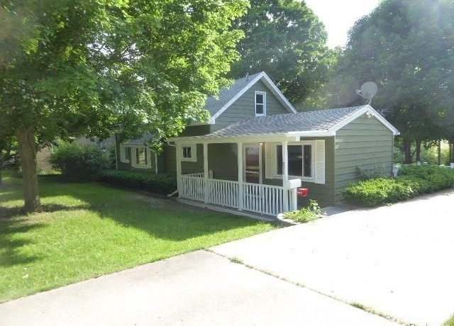 Property at 3230 S Deerfield Ave, Lansing, MI 48911, 3 beds, 2 baths