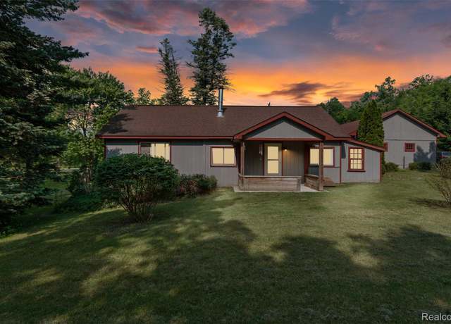 Property at 2431 Porter Rd, White Lake, MI 48383, 2 beds, 2 baths