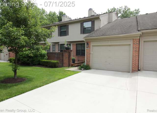 Property at 7120 Nottingham Ct, West Bloomfield, MI 48322, 2 beds, 2.5 baths