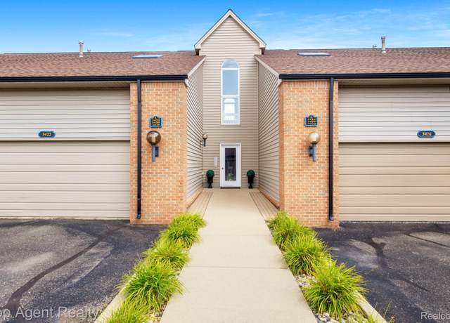 Property at 3412 Loon Lake Ct, Waterford Charter Township, MI 48329, 2 beds, 2 baths