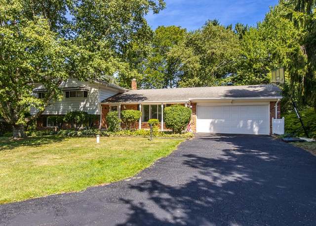 Property at 8410 Elizabeth Lake Rd, White Lake Charter Township, MI 48386, 4 beds, 1.5 baths