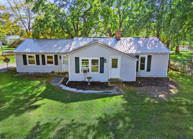 Property at 434 Walnut St, Howard City, MI 49329, 2 beds, 1 bath