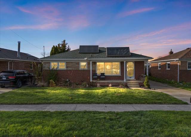 Property at 22619 E 11 Mile Rd, St Clair Shores, MI 48081, 2 beds, 1.5 baths