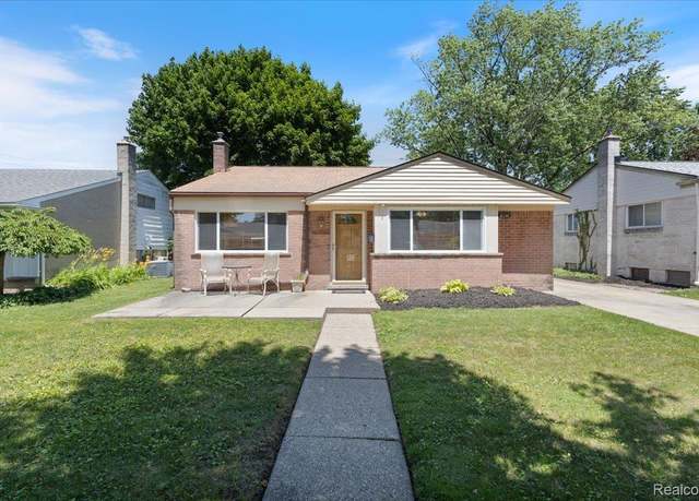 Property at 1070 Dreon Dr, Clawson, MI 48017, 3 beds, 1.5 baths
