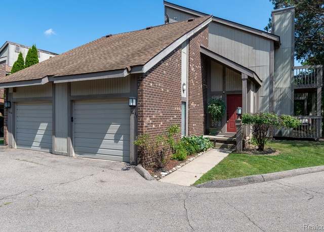 Property at 7427 Radcliff Ct, West Bloomfield, MI 48322, 2 beds, 2 baths