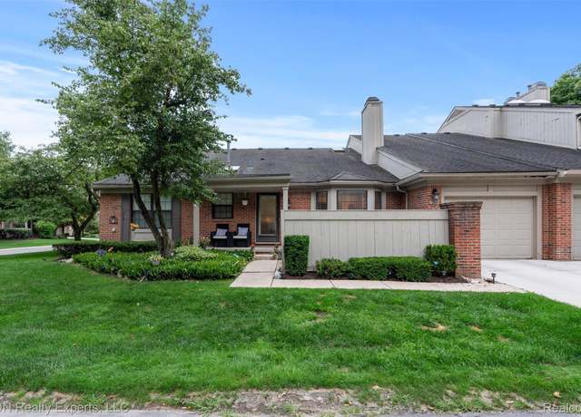 Property at 7208 Green Farm Rd #154, West Bloomfield Charter Township, MI 48322, 2 beds, 2.5 baths