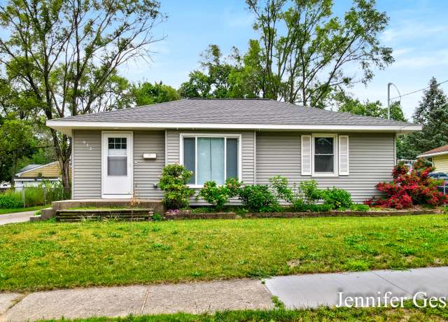 Property at 932 Kentfield St SW, Wyoming, MI 49509, 3 beds, 1.5 baths