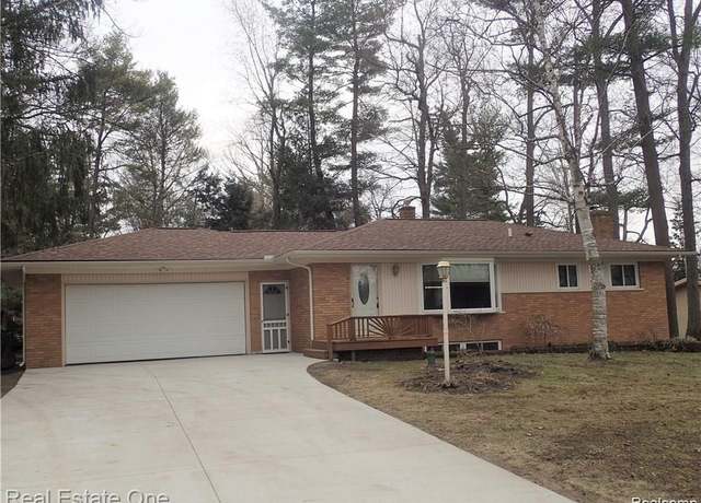 Property at 5860 Hummingbird Ln, Clarkston, MI 48346, 3 beds, 2.5 baths