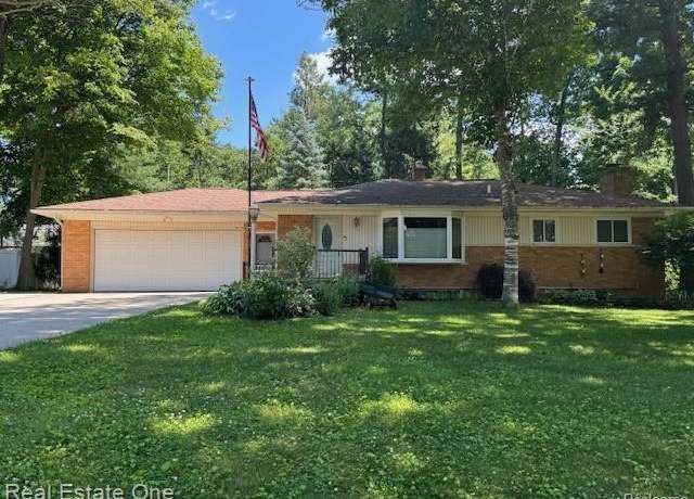 Property at 5860 Hummingbird Ln, Clarkston, MI 48346, 3 beds, 2.5 baths