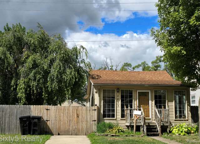 Property at 2232 9th St, Wyandotte, MI 48192, 2 beds, 1 bath