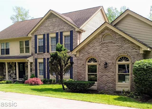 Property at 95 W Hickory Grove Rd, Bloomfield Hills, MI 48304, 4 beds, 3.5 baths