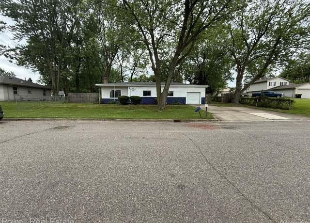 Property at 300 Lehigh Ave, Pontiac, MI 48340, 4 beds, 1 bath
